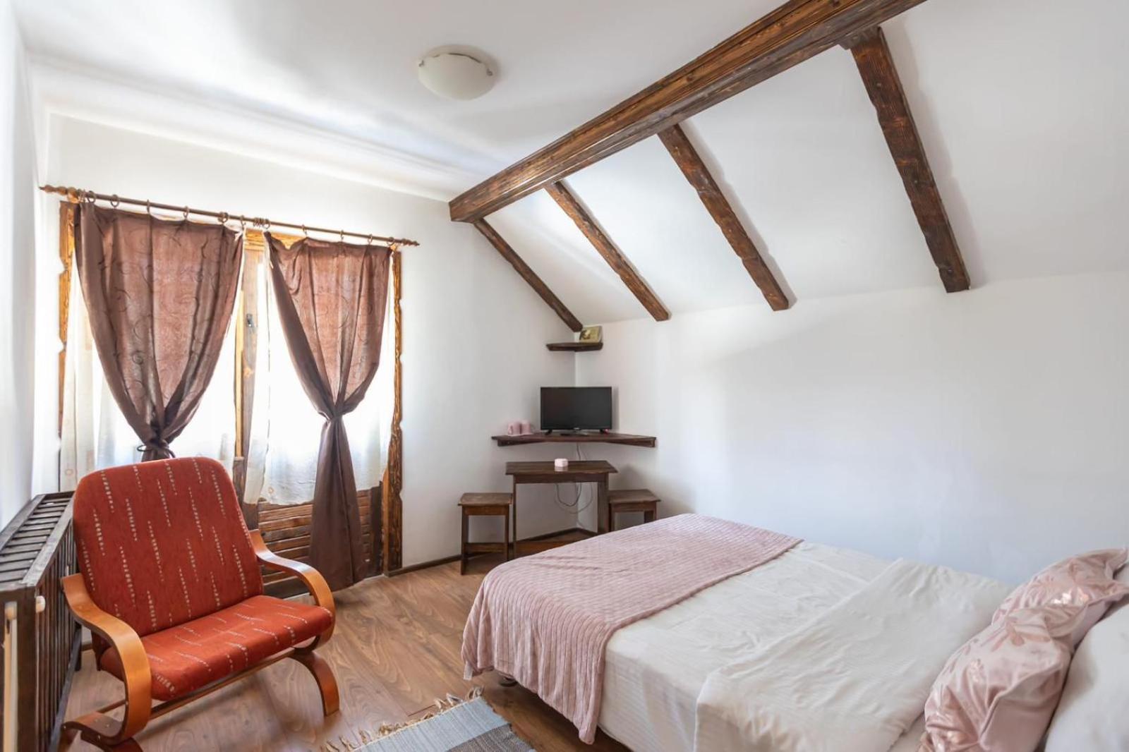 Casa Valasoaia Săcele Exteriör bild